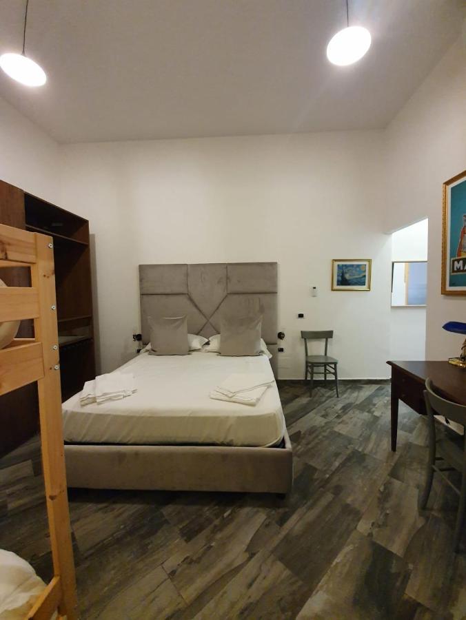 ナポリ Palazzo San Vincenzo Bed & Breakfast エクステリア 写真