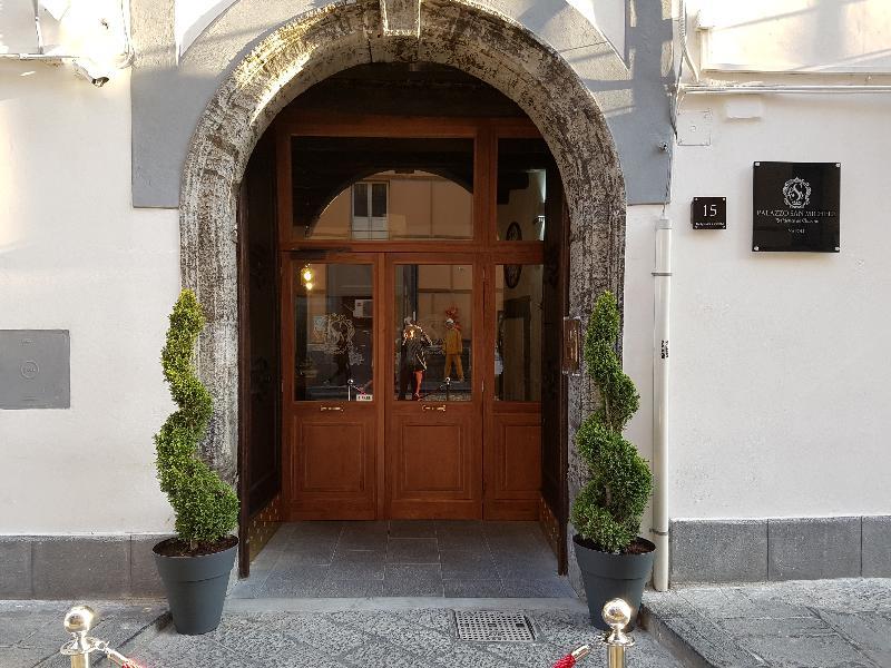 ナポリ Palazzo San Vincenzo Bed & Breakfast エクステリア 写真